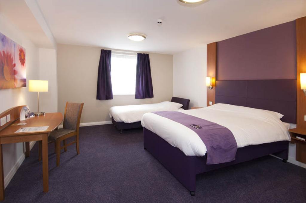 Premier Inn Edinburgh Princes Street — Photos 1